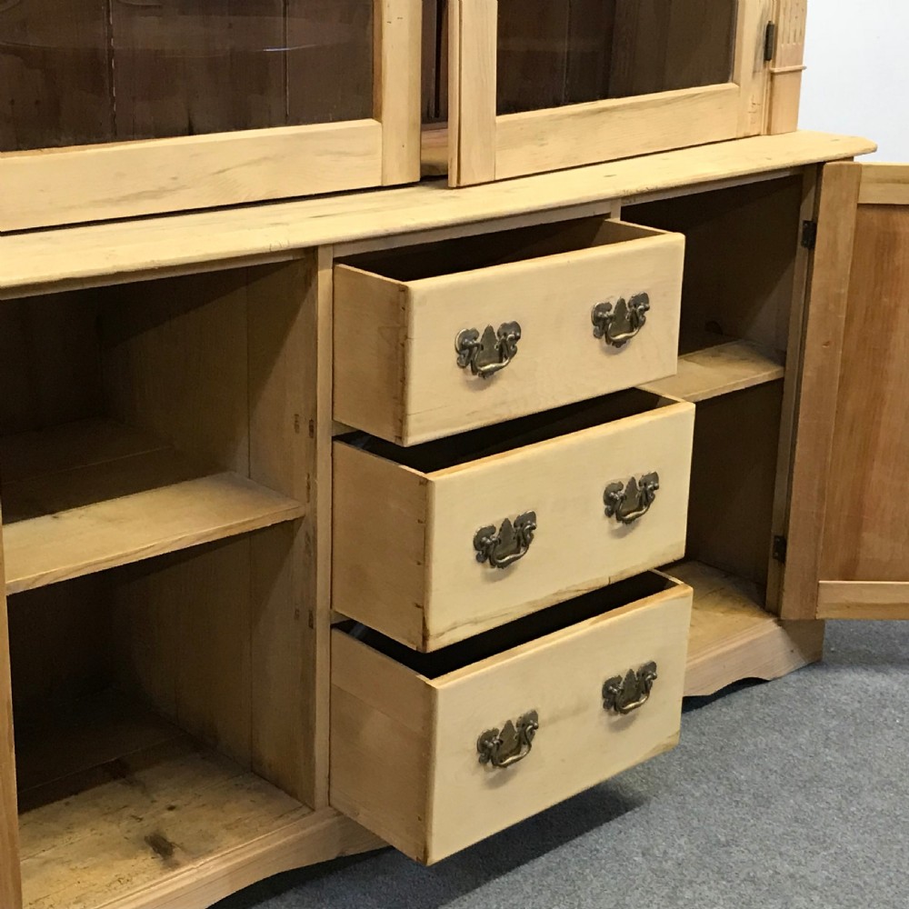 LARGE VICTORIAN PINE GLAZED DRESSER  View IX