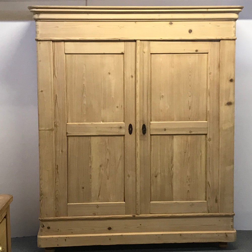 VERY LARGE 19TH CENTURY DOUBLE PINE WARDROBE