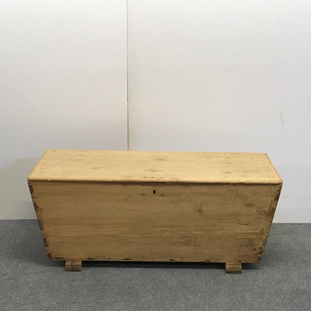 LATE 1800'S ENGLISH DOUGH BOX 