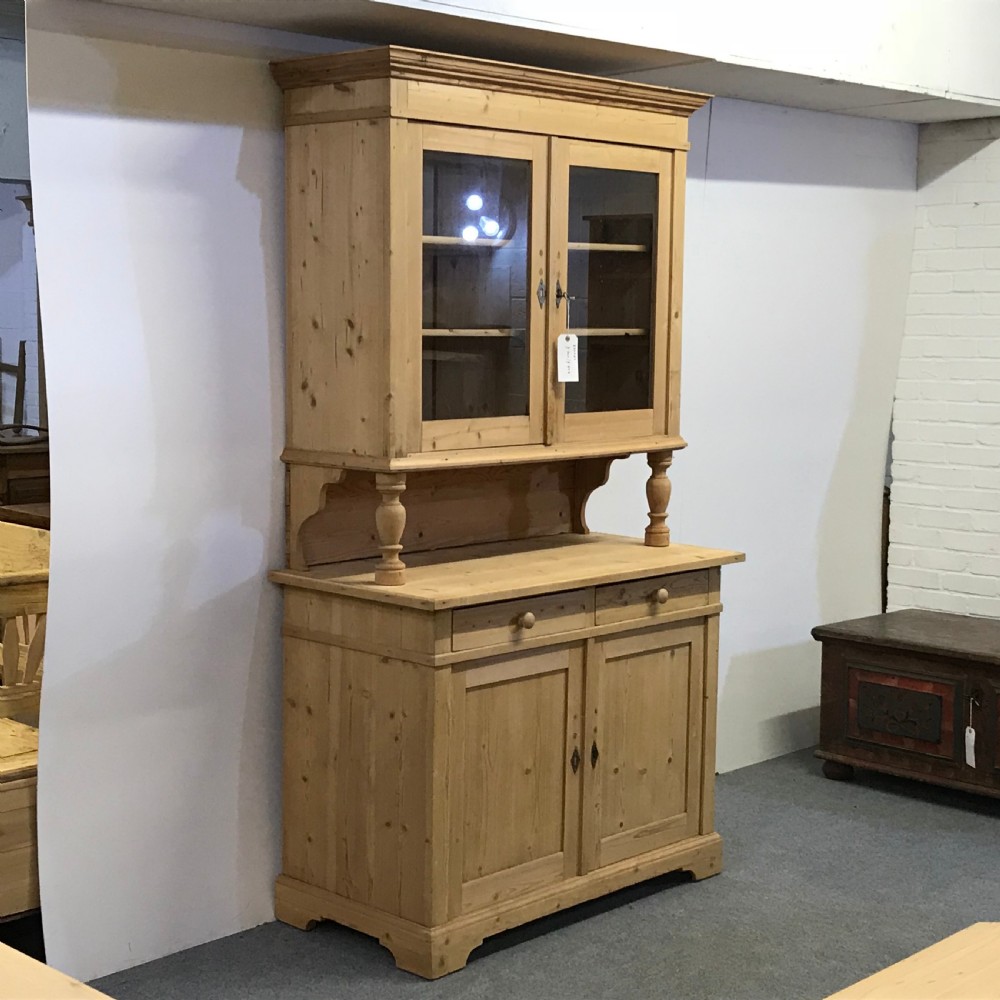 LARGE ANTIQUE PINE FARMHOUSE DRESSER  View II