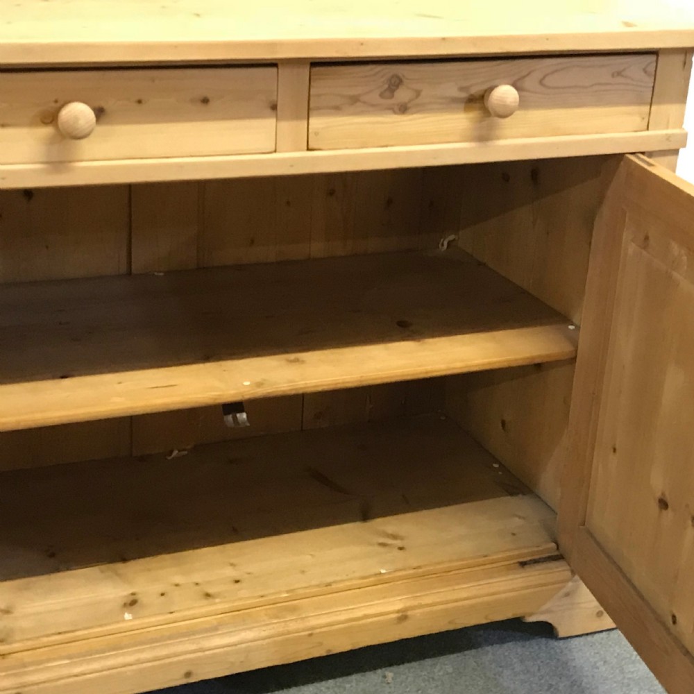 LARGE ANTIQUE PINE FARMHOUSE DRESSER  View VIII