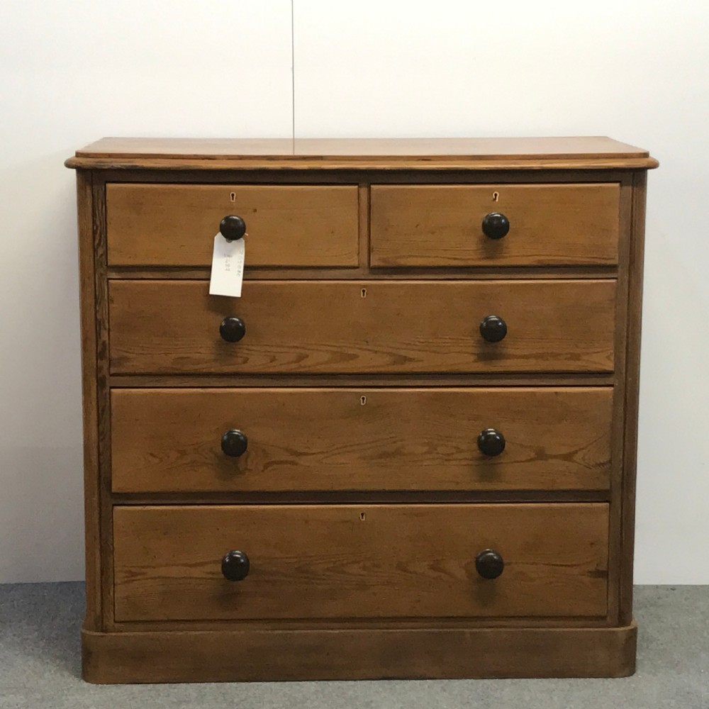 Large English Victorian Pine Chest of Drawers
