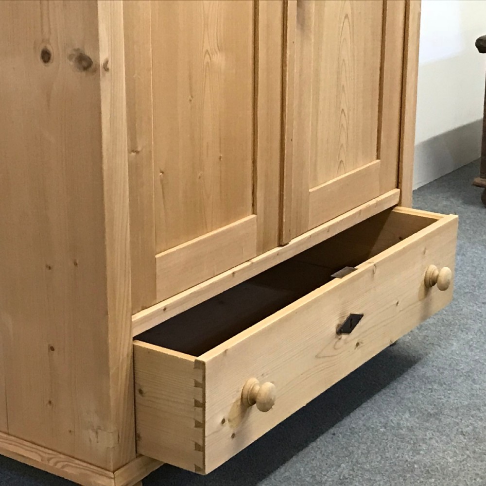 SMALL DOUBLE ART DECO PINE WARDROBE  View VI