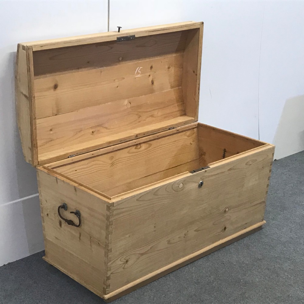 Old Pine Blanket Chest c.1910 View IV