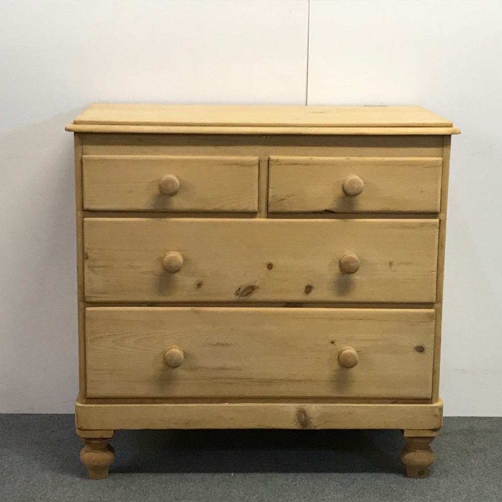Late Victorian Pine Chest of Drawers 