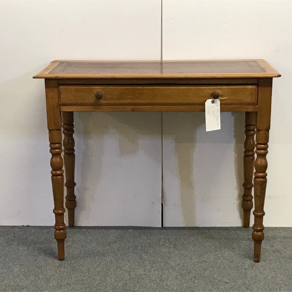 SMALL VICTORIAN LEATHER TOP WRITING TABLE 