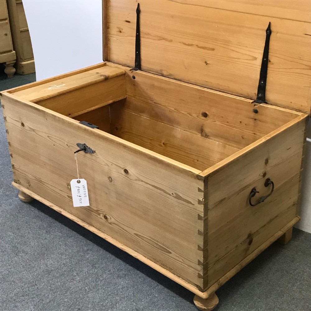 LARGE OLD PINE FLAT TOP BLANKET CHEST View VI