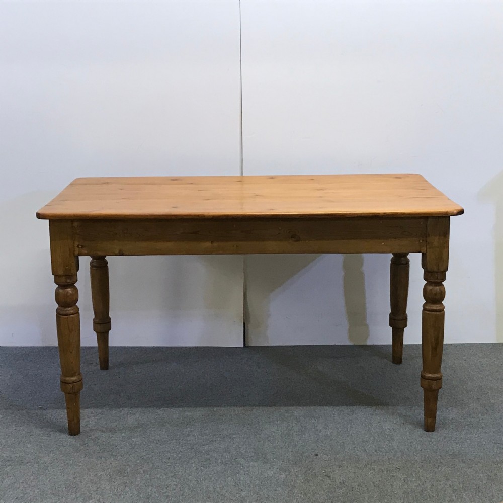 OLD ENGLISH PINE TABLE  View II