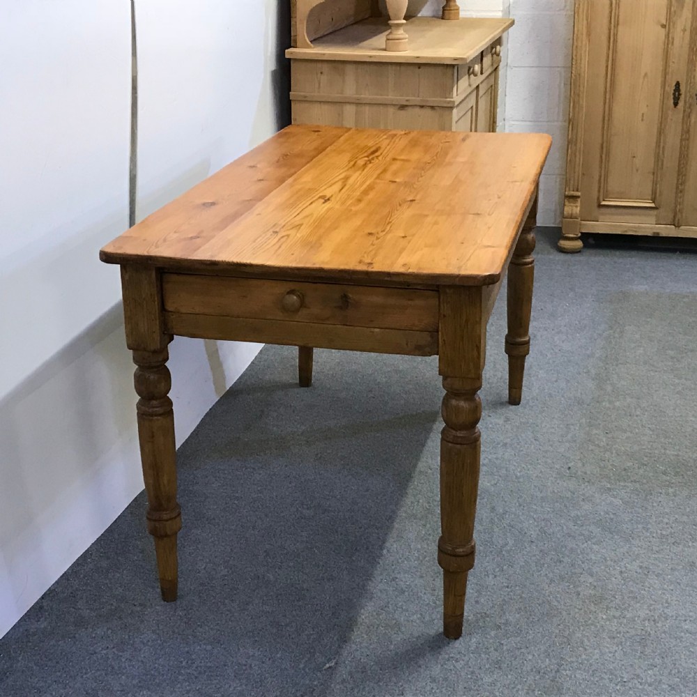 OLD ENGLISH PINE TABLE  View V