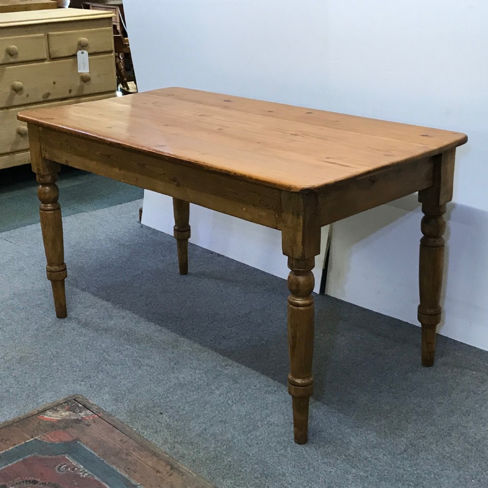 OLD ENGLISH PINE TABLE  View VI