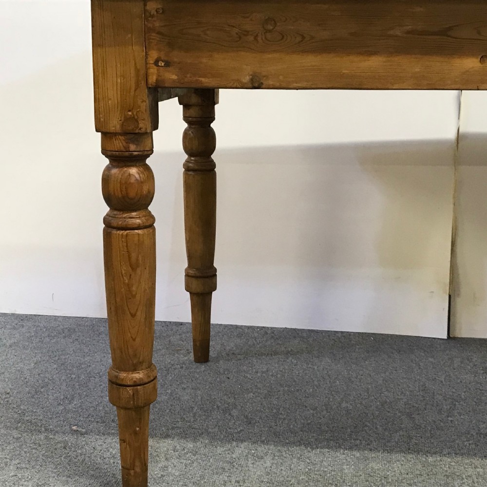 OLD ENGLISH PINE TABLE  View VIII