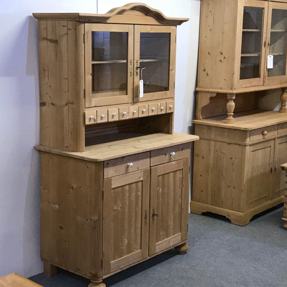 PINE GLAZED TOP DRESSER C.1920 View II