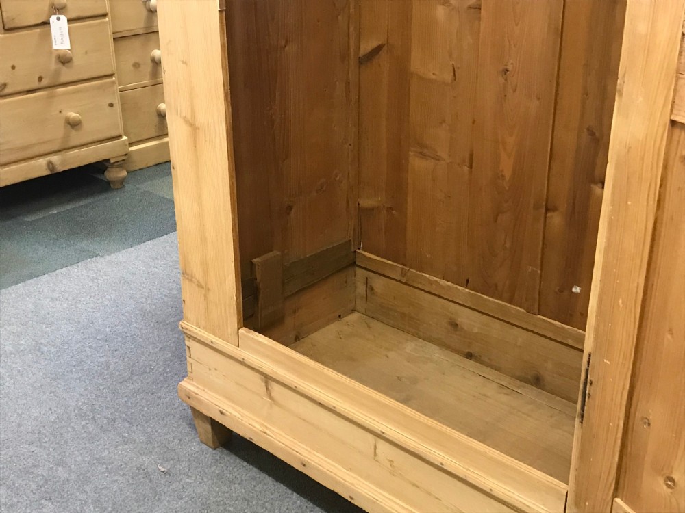 LATE 1800's  DEEP SINGLE DOOR WARDROBE (DISMANTLES) View III