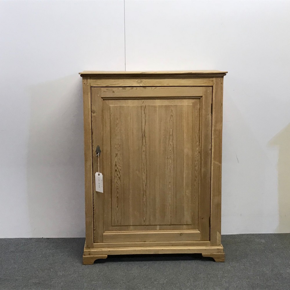 SHALLOW OLD PINE HALL CUPBOARD 