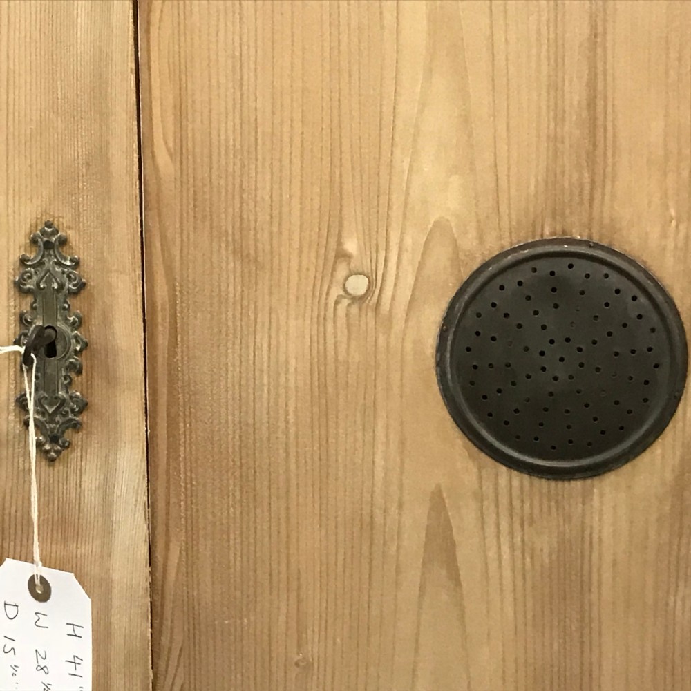 LOVELY EXAMPLE OF A SMALL ANTIQUE LARDER CUPBOARD View IV