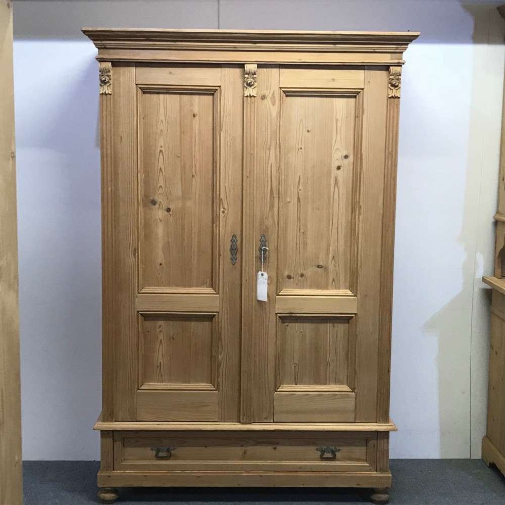 Small Double Antique Pine Wardrobe with Drawer (Dismantles)