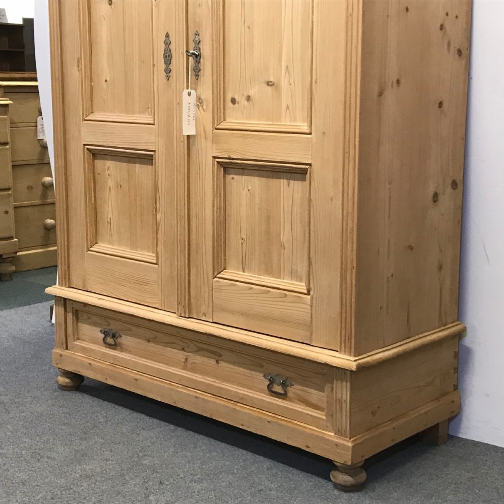 Small Double Antique Pine Wardrobe with Drawer (Dismantles) View VII