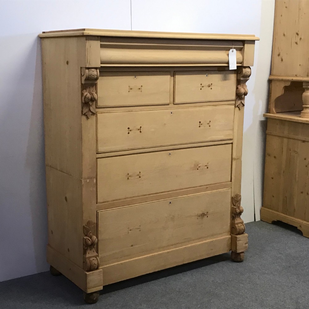 VERY LARGE GRAND ANTIQUE PINE SCOTTISH CHEST OF DRAWERS View II