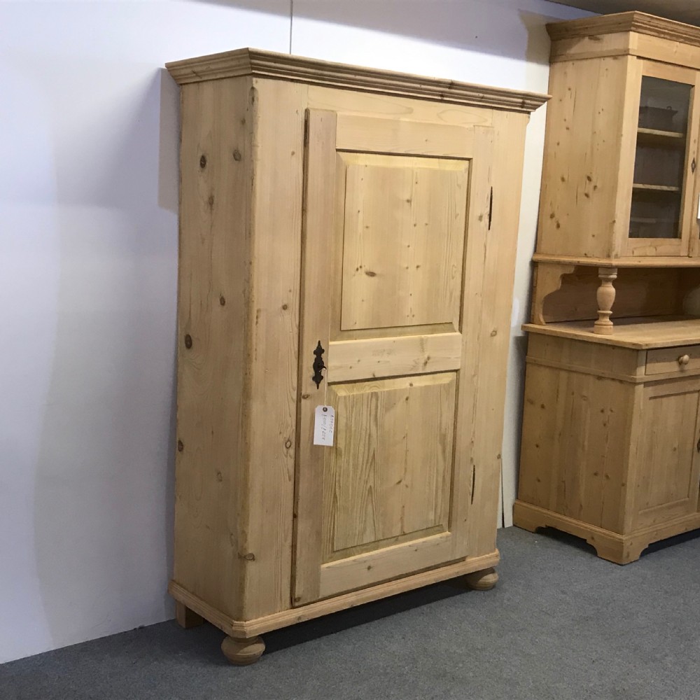 19TH CENTURY FRENCH PINE CUPBOARD View II