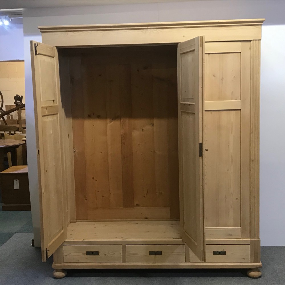 Large Triple Door Antique Pine Wardrobe (Dismantles) View IV