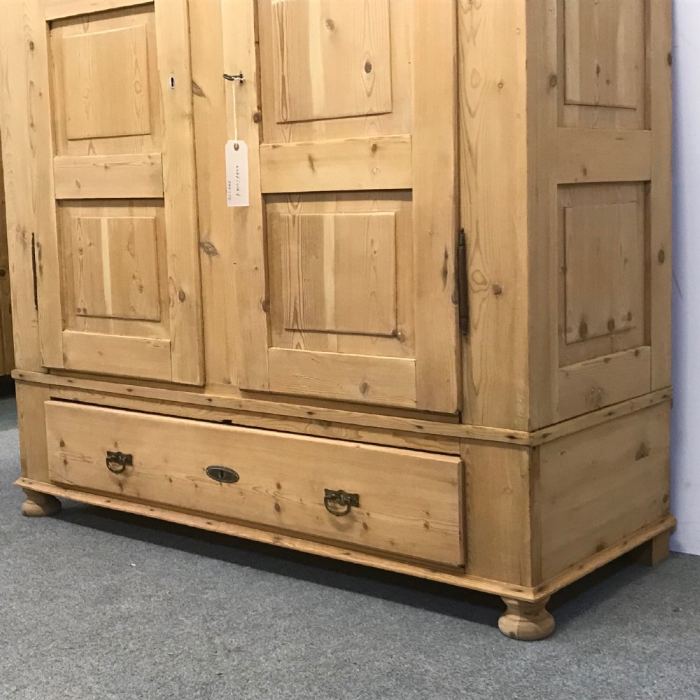 LARGE DOUBLE OLD DANISH PINE WARDROBE  View VI