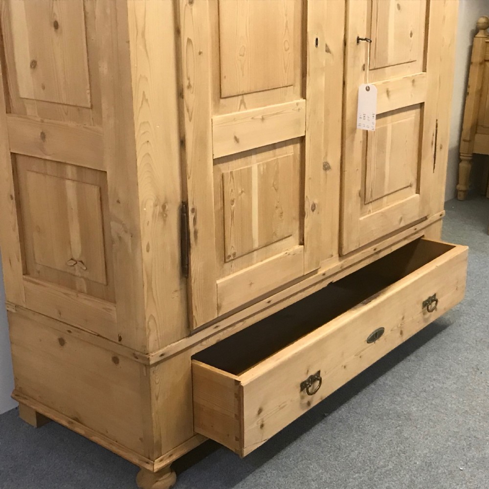 LARGE DOUBLE OLD DANISH PINE WARDROBE  View VII