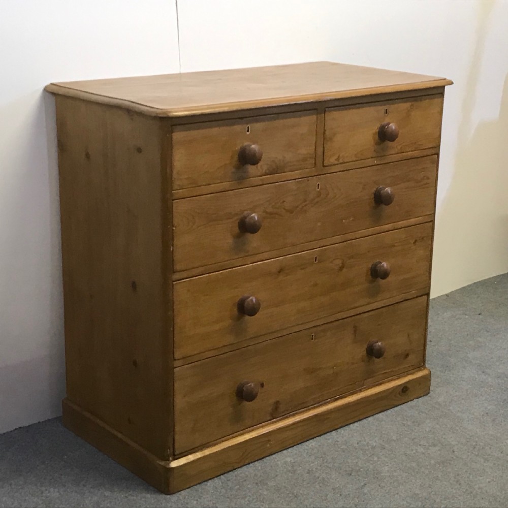 LARGE VICTORIAN PINE CHEST OF DRAWERS View II