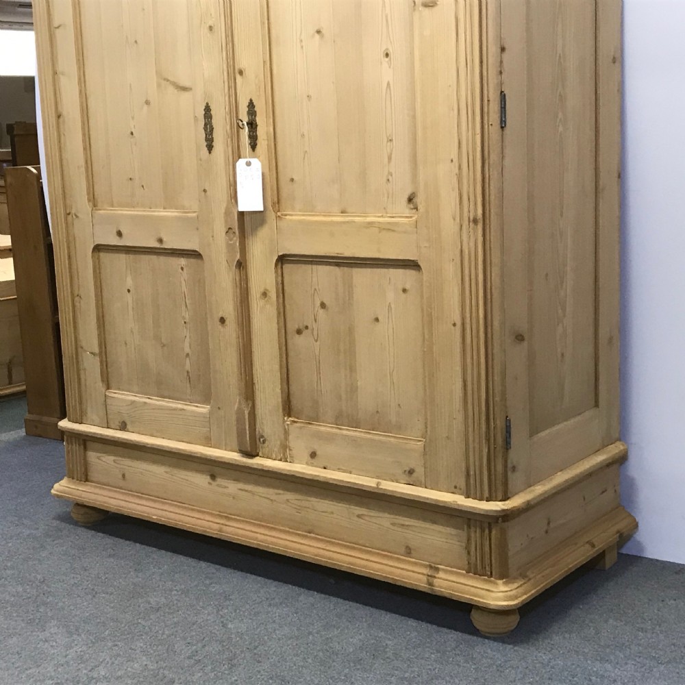 TALL ANTIQUE DOUBLE WARDROBE WITH ARCHED TOP (DISMANTLES) View III