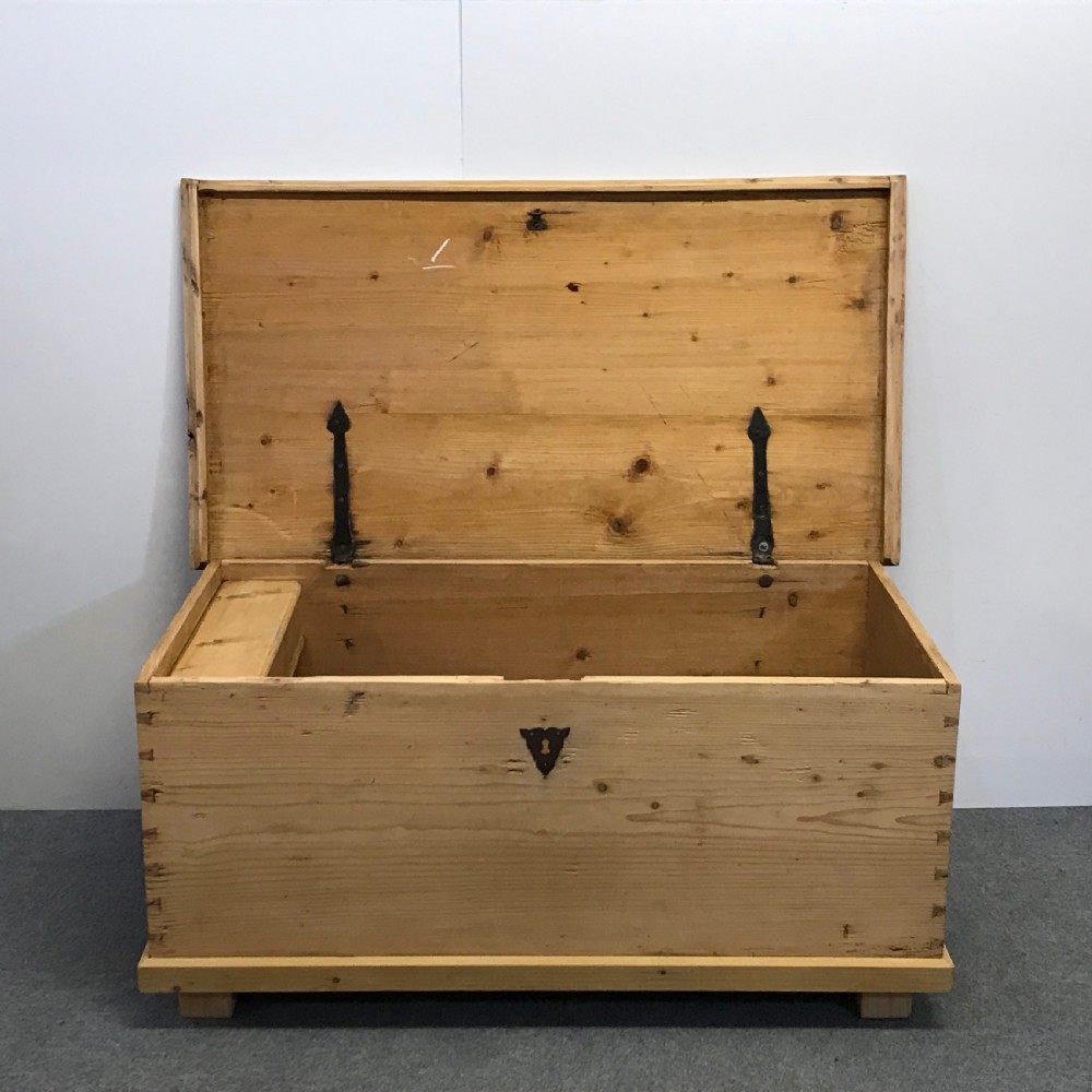 LATE 19TH CENTURY PINE FLAT TOP CHEST  View VI