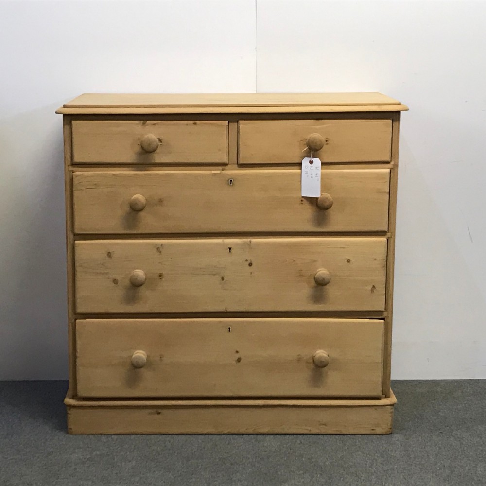 ENGLISH VICTORIAN PINE CHEST OF DRAWERS