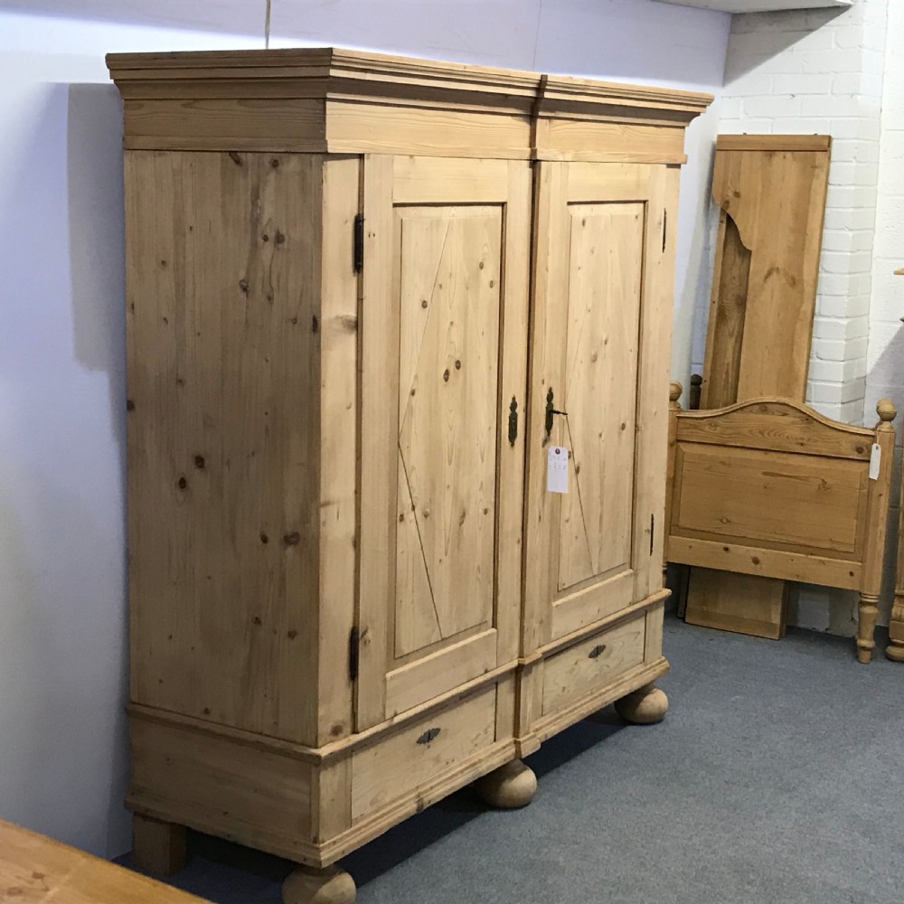 VERY LARGE ANTIQUE PINE TWO DOOR WARDROBE (DISMANTLES) View V
