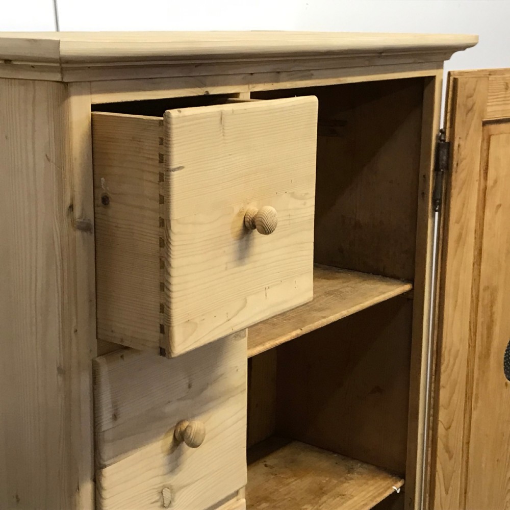 19THE CENTURY PINE LARDER CUPBOARD View VII