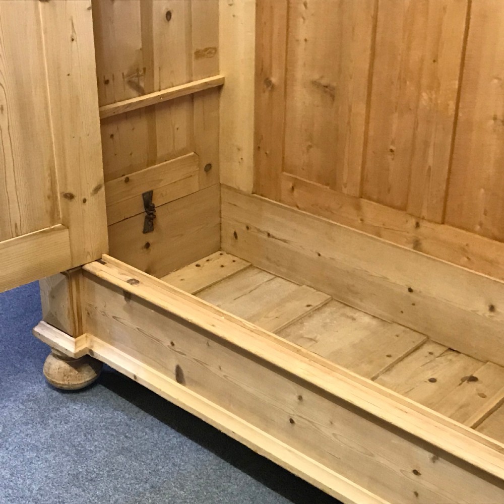 LARGE ANTIQUE PINE DOUBLE WARDROBE (DISMANTLES) View III