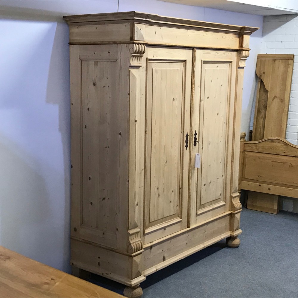 LARGE ANTIQUE PINE DOUBLE WARDROBE (DISMANTLES) View IV