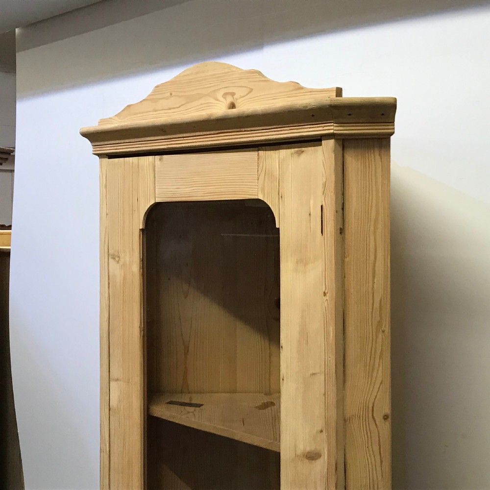 OLD PINE CORNER DISPLAY CABINET  View III