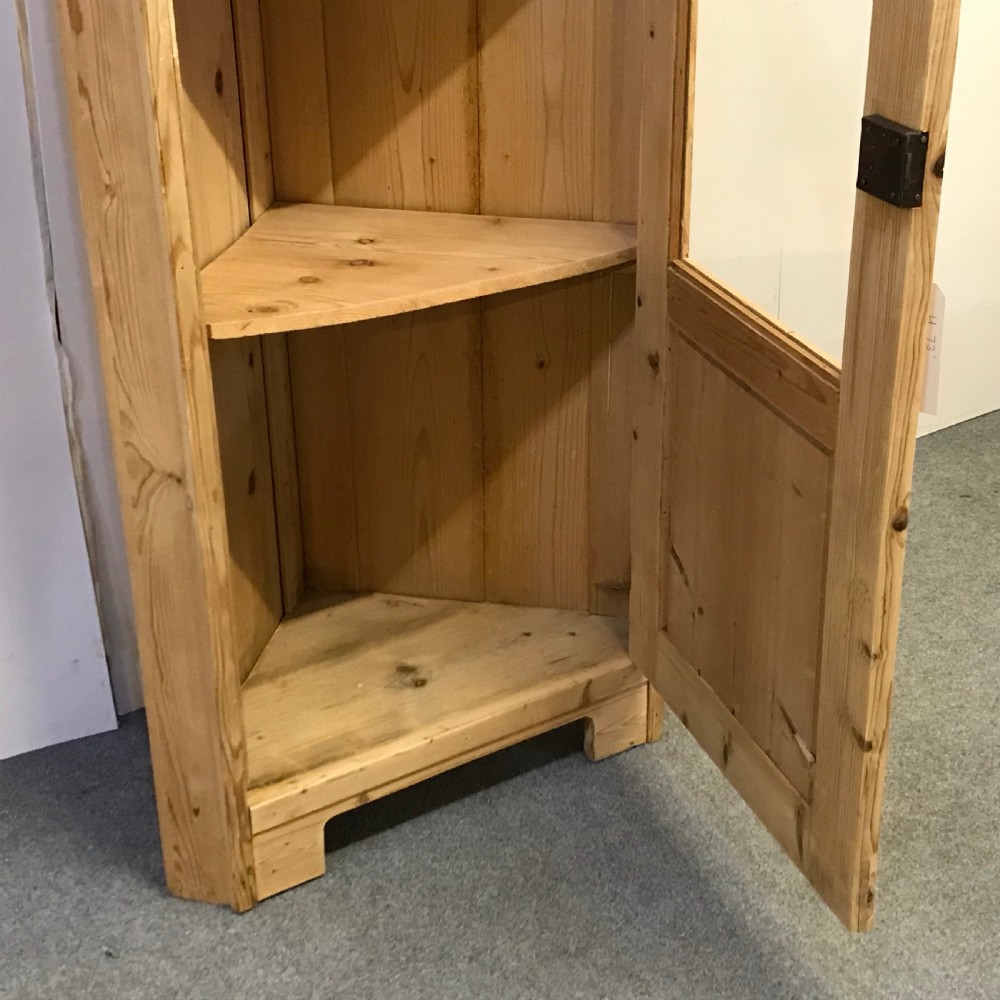 OLD PINE CORNER DISPLAY CABINET  View VI