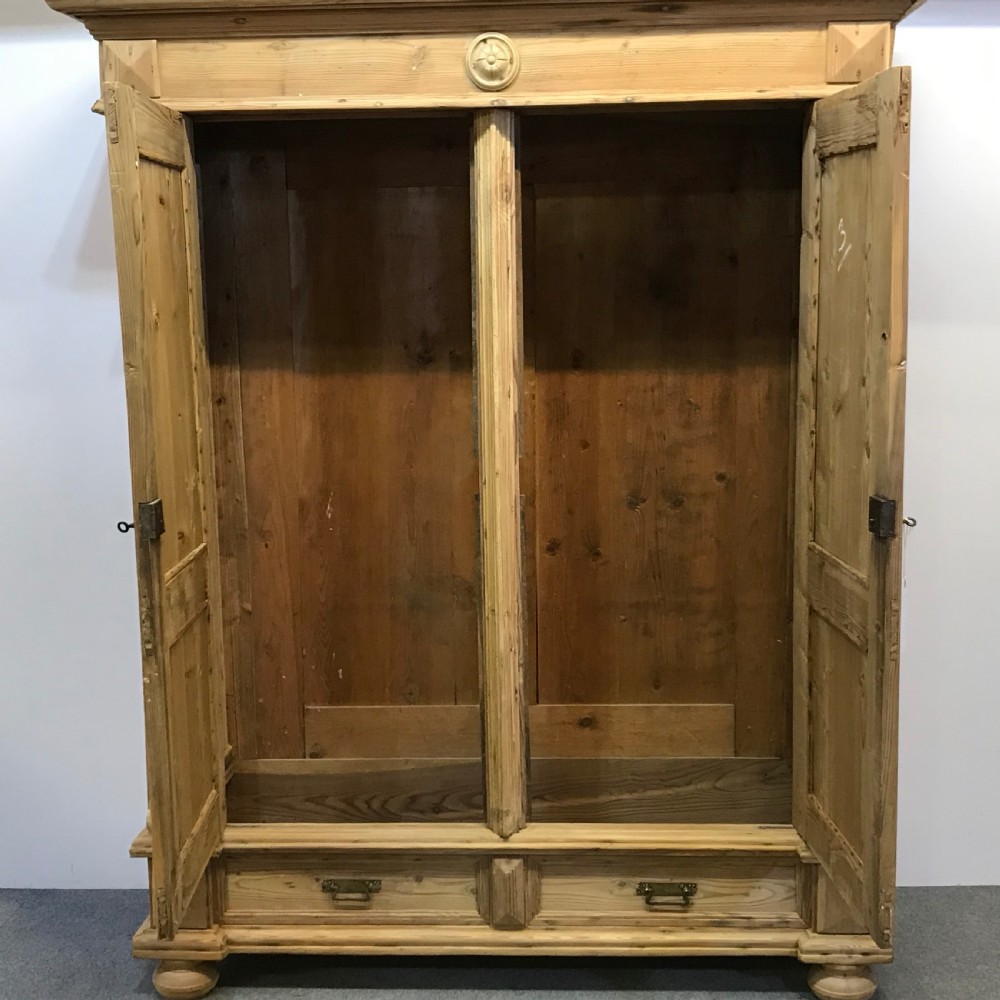 LARGE DECORATIVE ANTIQUE PINE CUPBOARD (DISMANTLES) View II