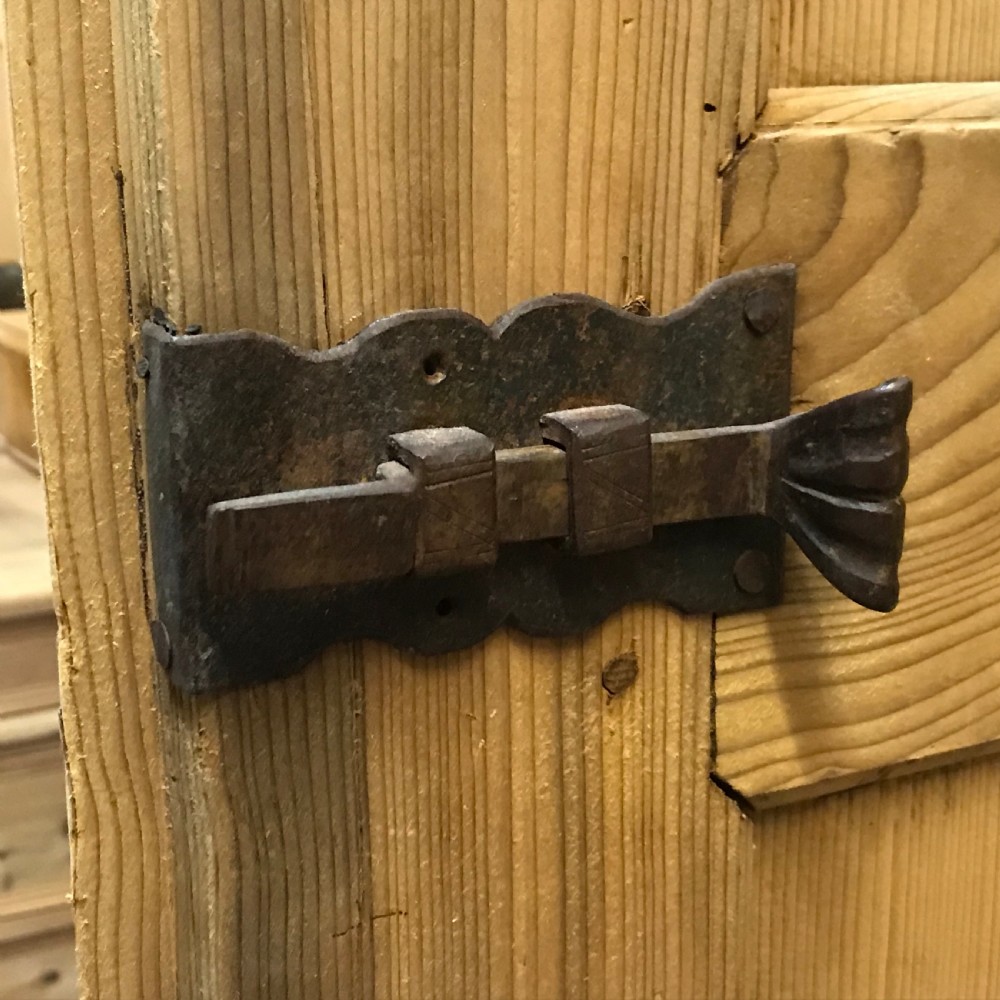 A VERY GRAND OLD PINE GERMAN WARDROBE (DISMANTLES) View IX