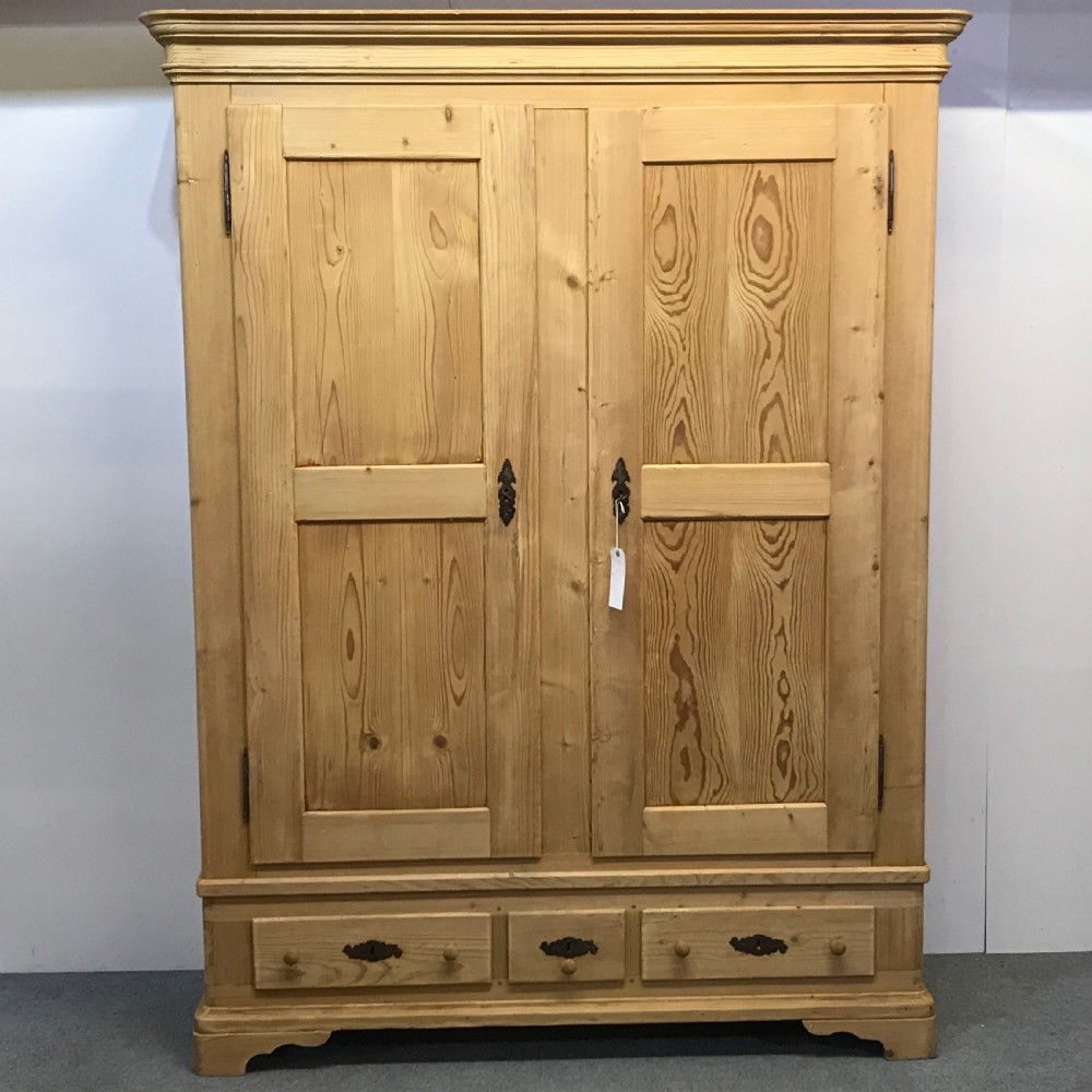 LARGE FRENCH ANTIQUE PINE WARDROBE (DISMANTLES)