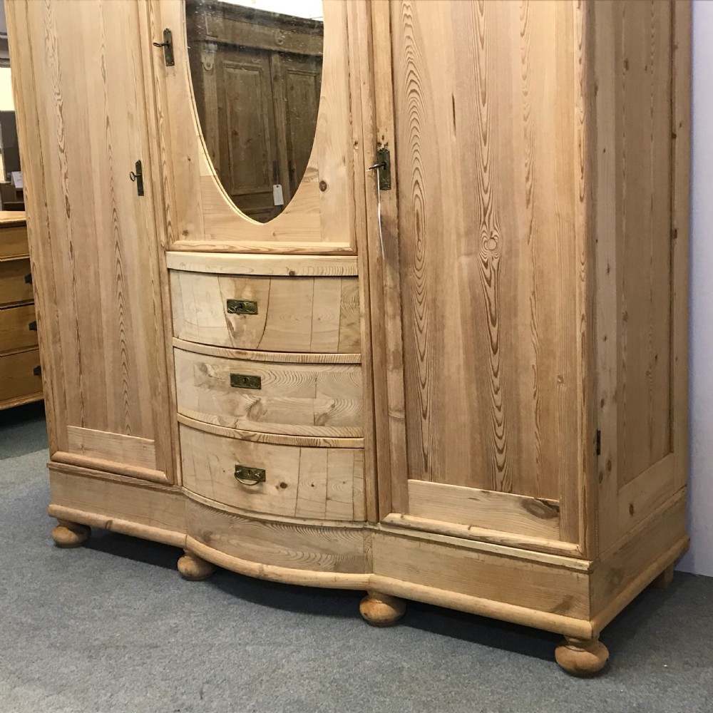 TRIPLE DOOR OLD PINE MIRRORED WARDROBE (DISMANTLES) View VII