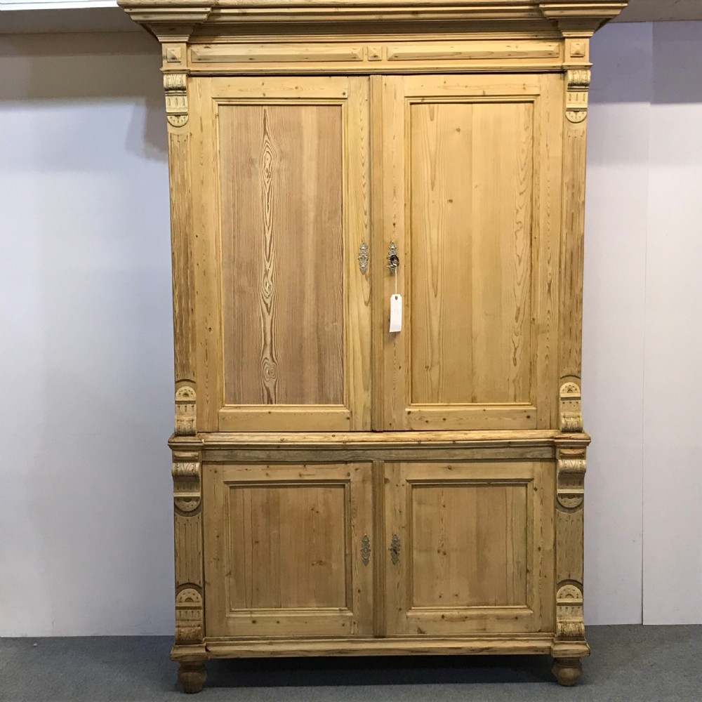 VERY LARGE 19TH CENTURY FRENCH HOUSEKEEPERS CUPBOARD
