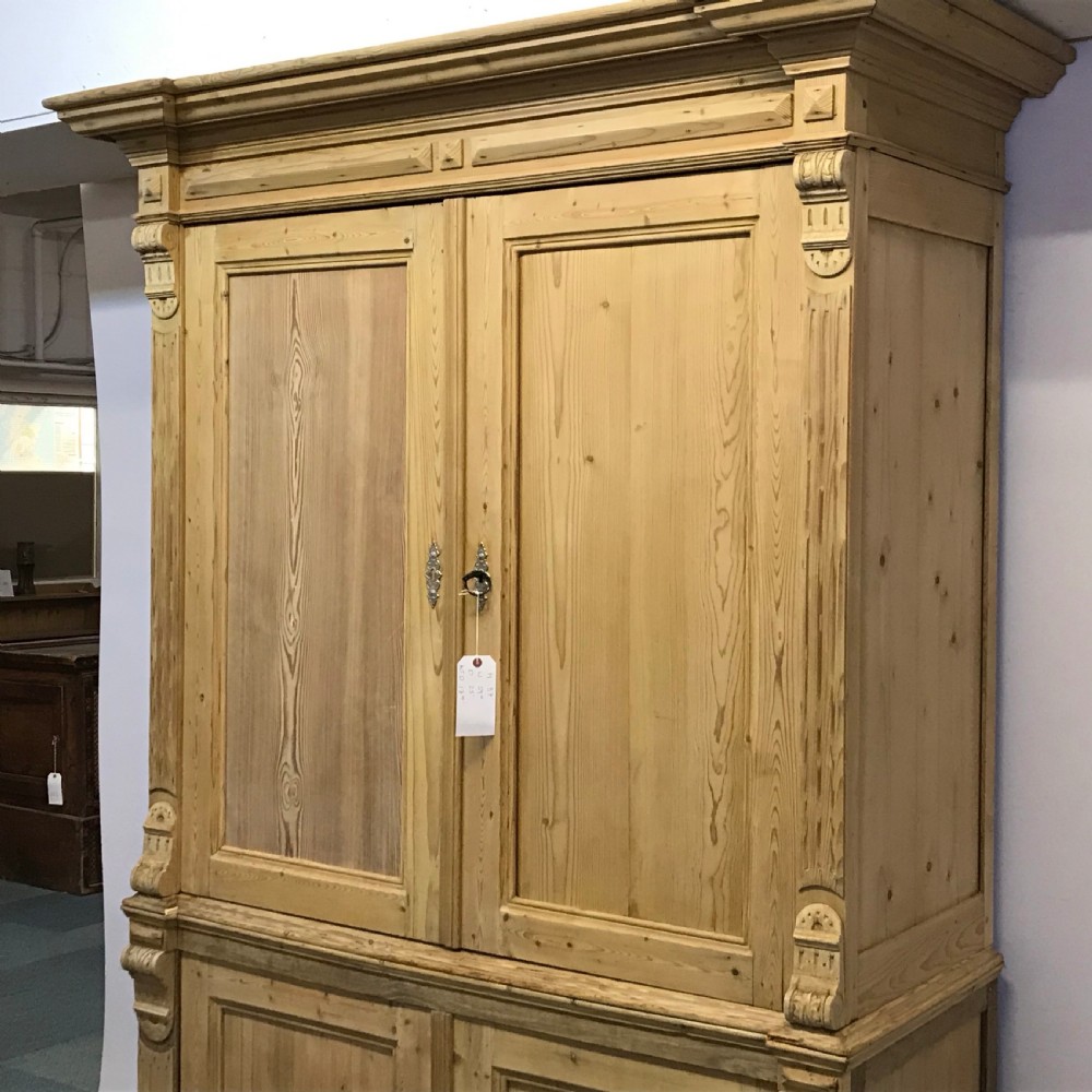 VERY LARGE 19TH CENTURY FRENCH HOUSEKEEPERS CUPBOARD View III