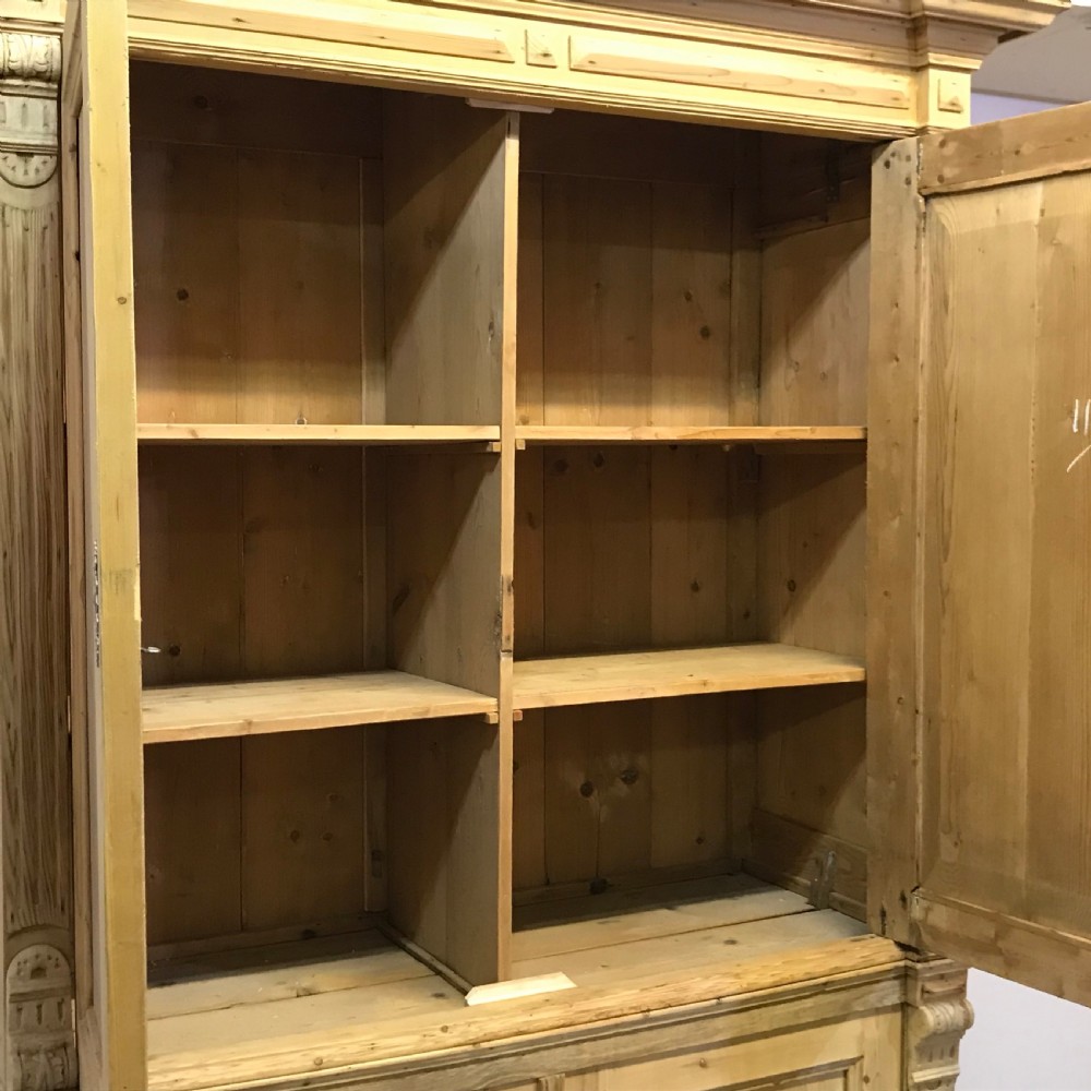VERY LARGE 19TH CENTURY FRENCH HOUSEKEEPERS CUPBOARD View VI