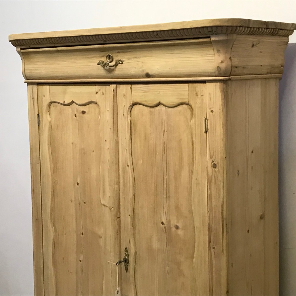 A TALL & SLENDER ANTIQUE PINE LINEN CUPBOARD WITH MEDICINE DRAWER View III