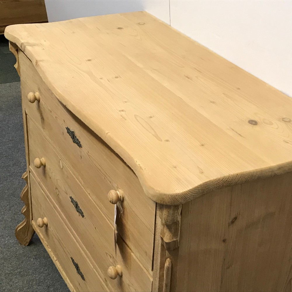 ANTIQUE PINE CHEST OF DRAWERS WITH SHAPED TOP View IV