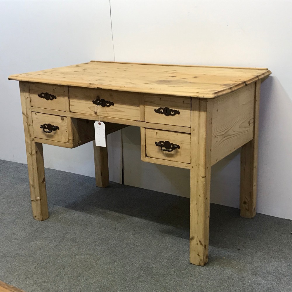 OLD PINE WRITING DESK View III