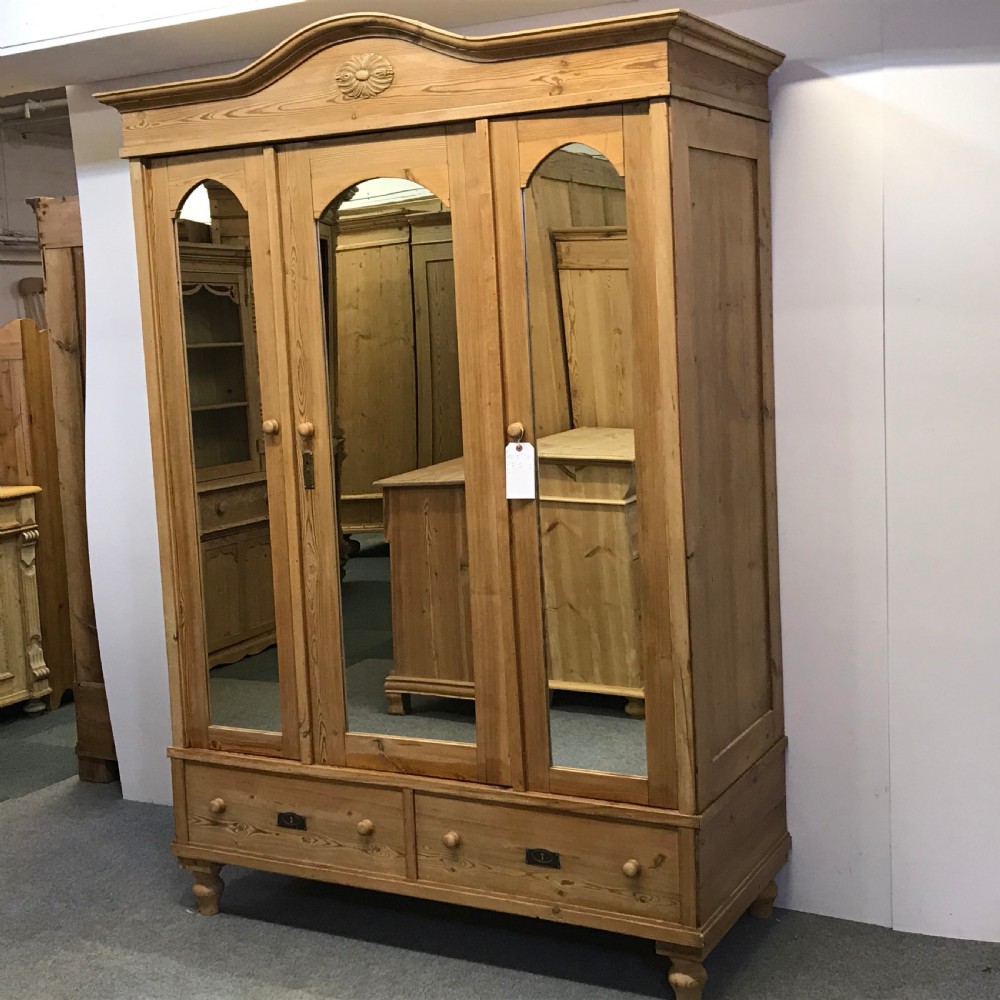 DEEP ANTIQUE PINE TRIPLE MIRRORED WARDROBE (DISMANTLES) View II