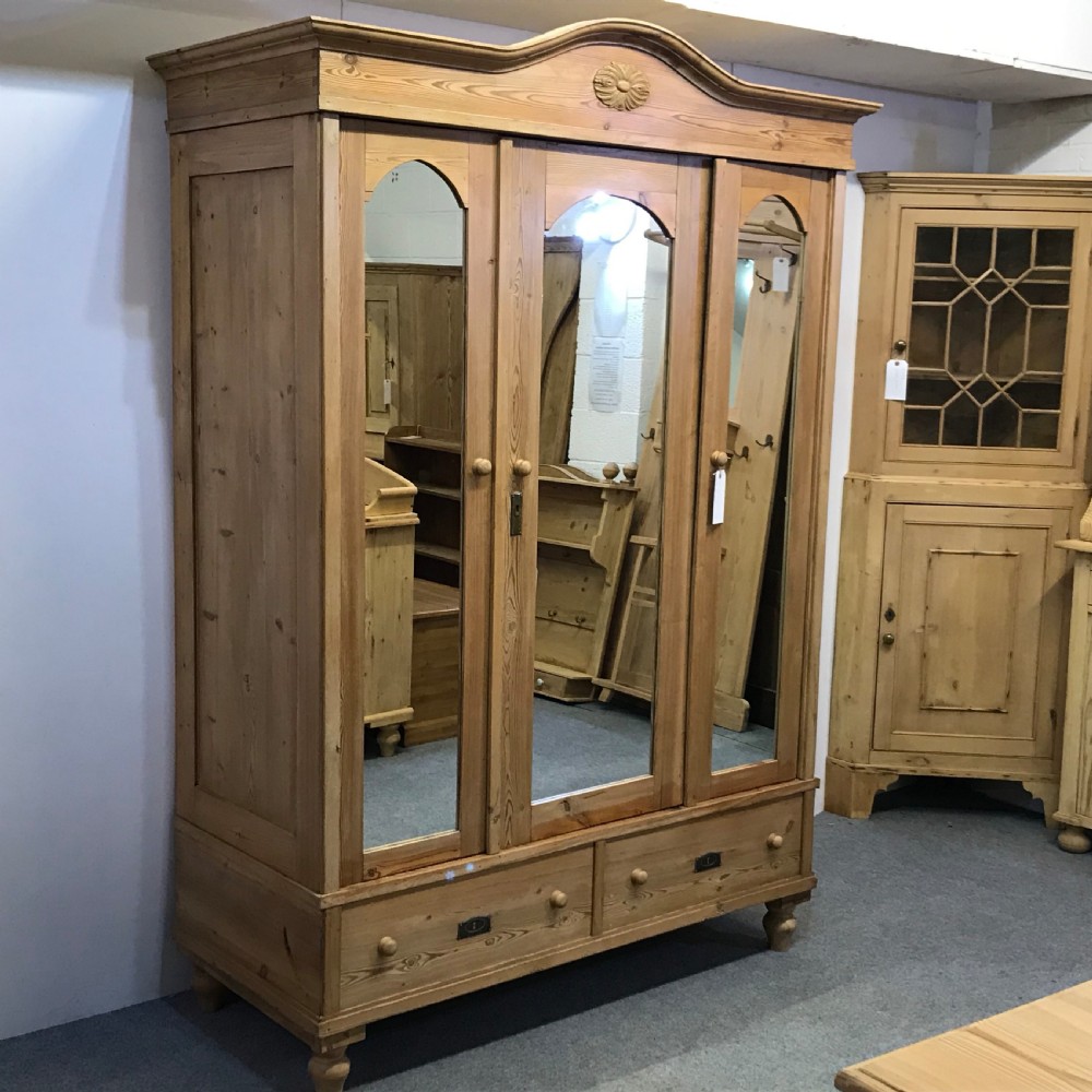 DEEP ANTIQUE PINE TRIPLE MIRRORED WARDROBE (DISMANTLES) View III