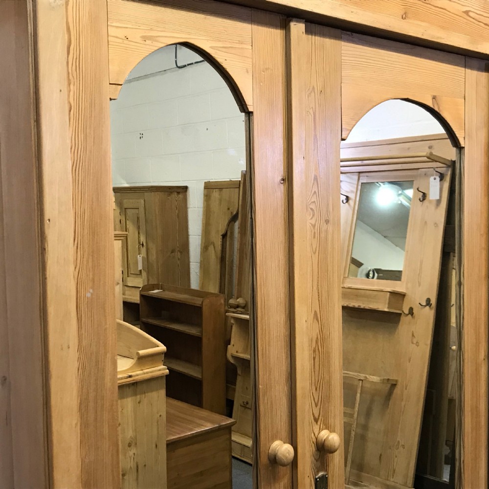 DEEP ANTIQUE PINE TRIPLE MIRRORED WARDROBE (DISMANTLES) View IV