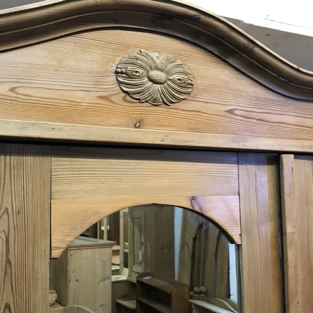 DEEP ANTIQUE PINE TRIPLE MIRRORED WARDROBE (DISMANTLES) View VII